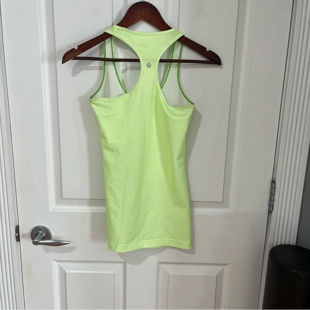 Lululemon green with polka dots. No size tag  see measurements - Picture 4 of 6